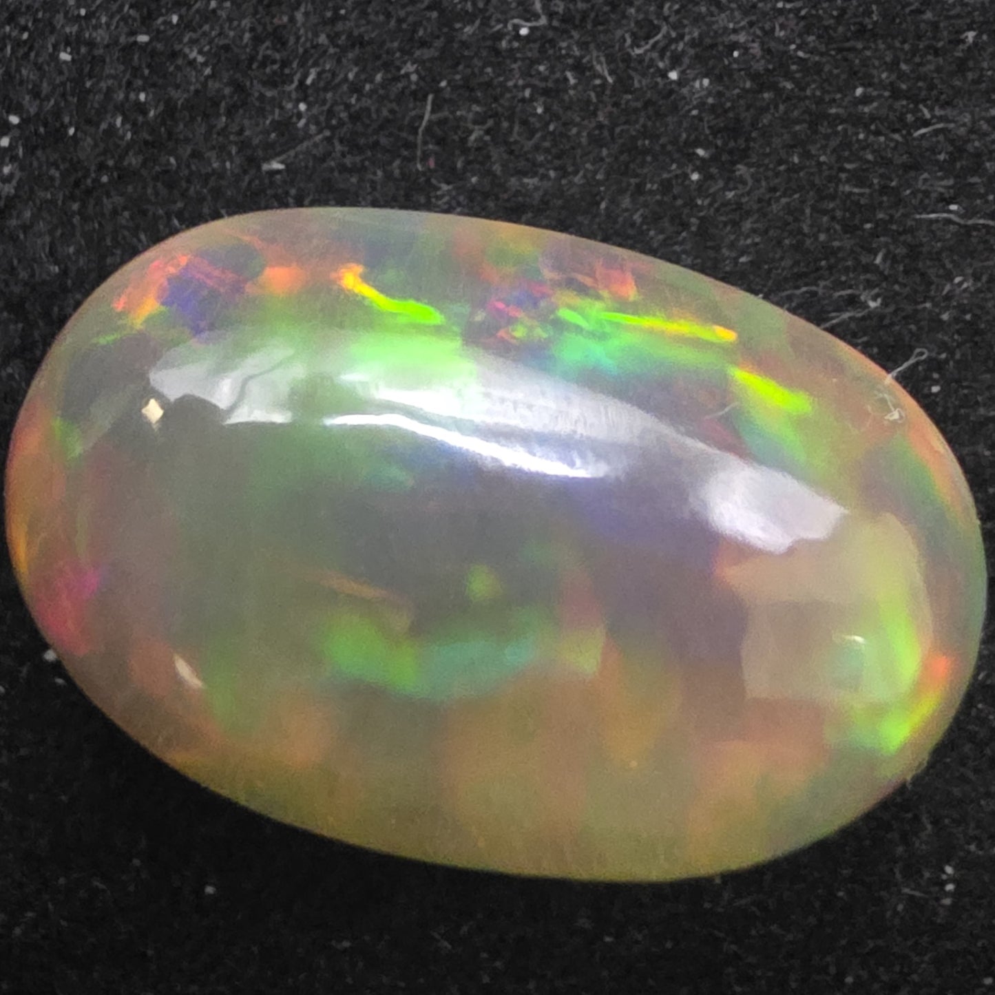 Honey Opal Ethiopian Welo, 9.25 ct oval polished, natural