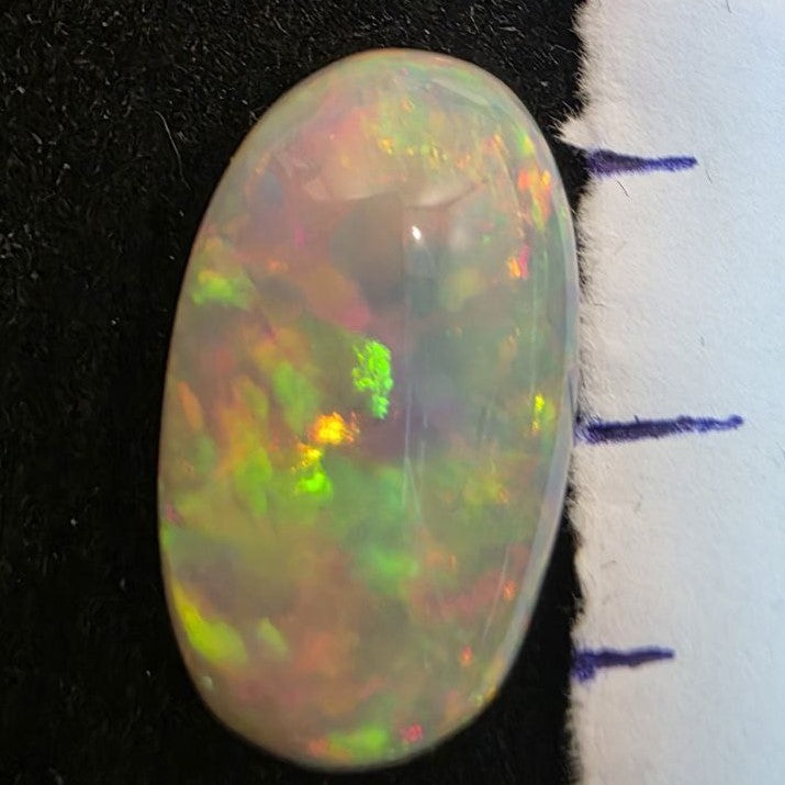 White Opal Ethiopian Welo, 7.35 ct oval polished, natural