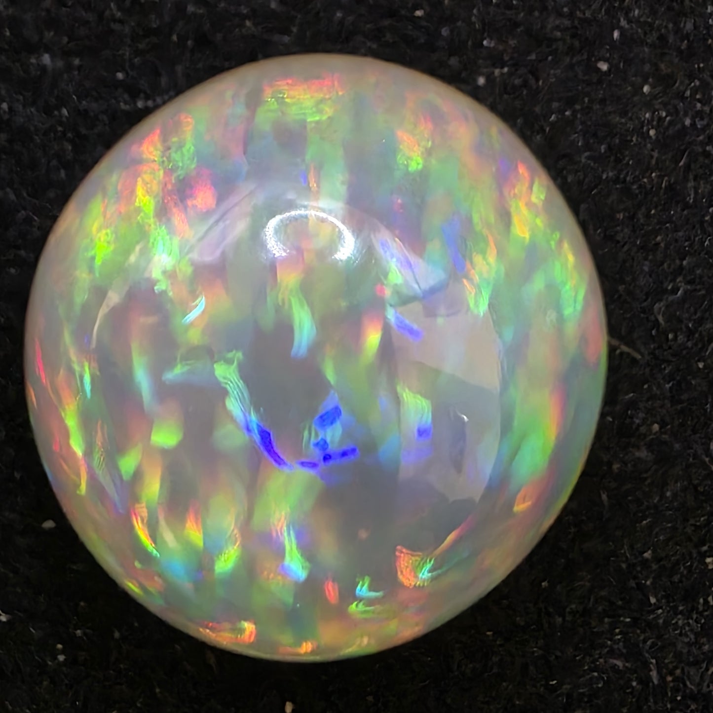 Crystal Opal special Ethiopian Welo, 10 ct freeform polished, natural, intense Play-of-Colour