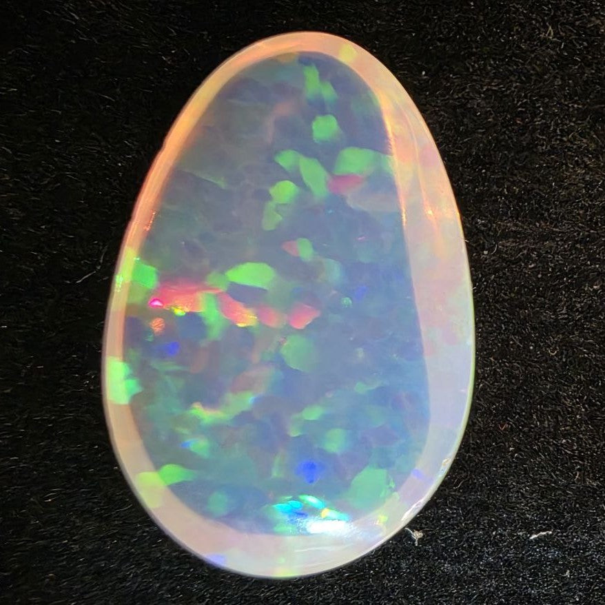 White Opal Ethiopian Welo, 7.75 ct oval polished, natural