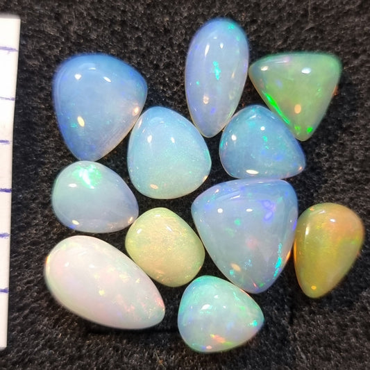 Micro-lot of 11 stones Mixed Opal Ethiopian Welo, 21 ct oval polished, natural