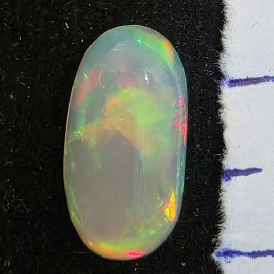 White Opal Ethiopian Welo, 2.65 ct oval polished, natural