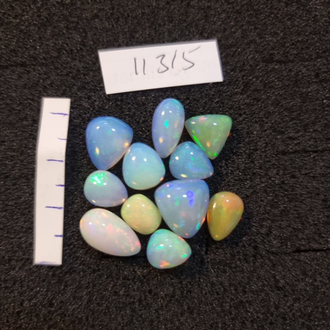 Micro-lot of 11 stones Mixed Opal Ethiopian Welo, 21 ct oval polished, natural