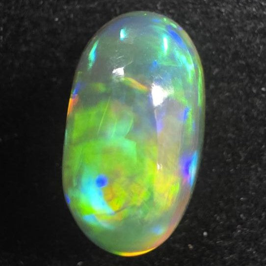 Black Opal special Ethiopian Welo, 4.8 ct oval polished, natural, intense Play-of-Colour