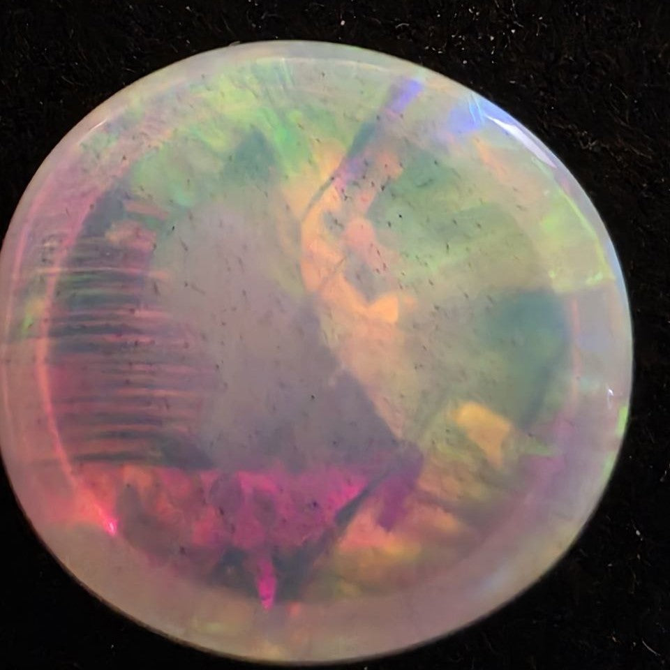 White Opal special Ethiopian Welo, 9.75 ct oval polished, natural