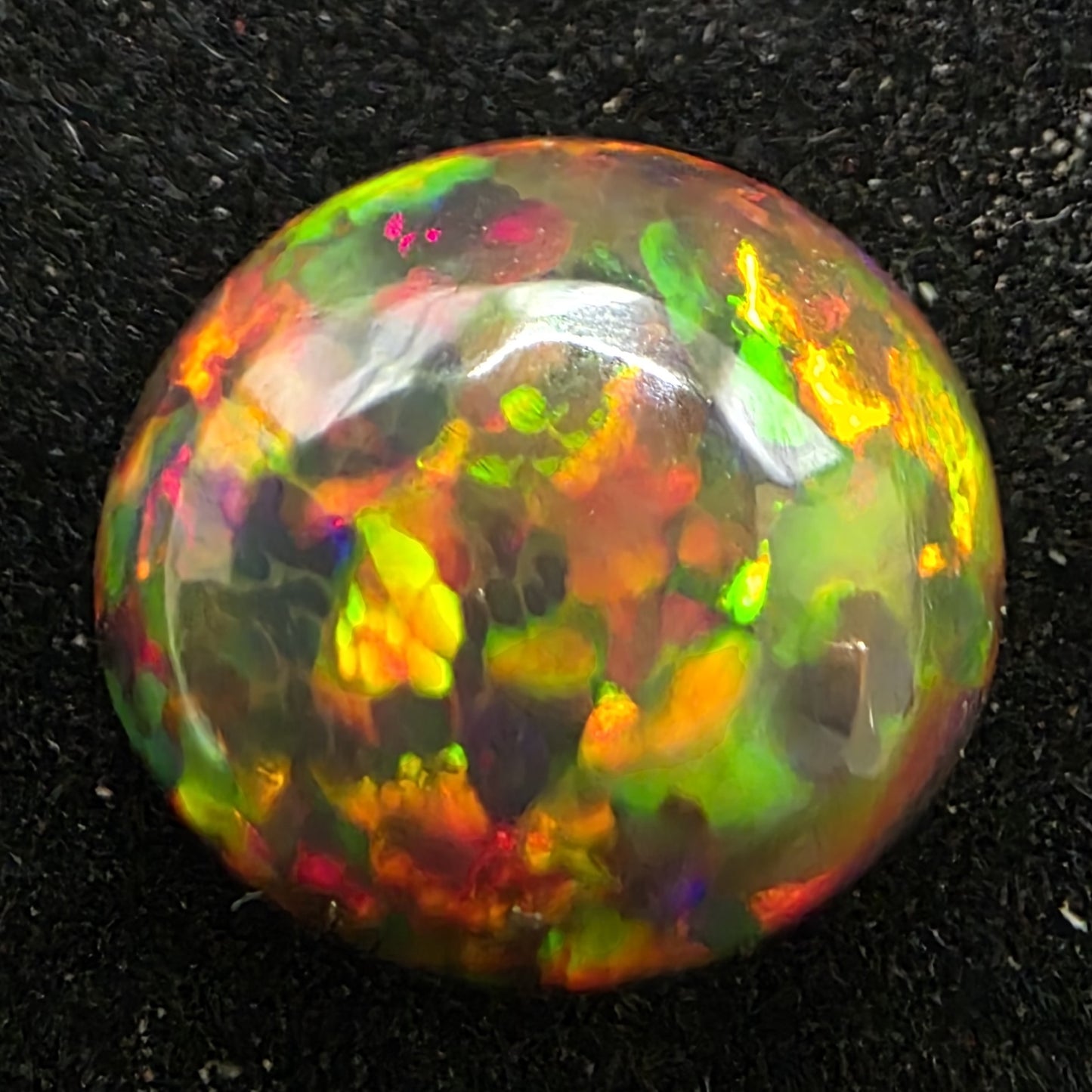 Black Opal special Ethiopian Welo, 3.75 ct oval polished, natural, intense Play-of-Colour