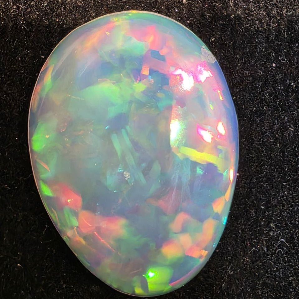 White Opal Ethiopian Welo, 5 ct oval polished, natural