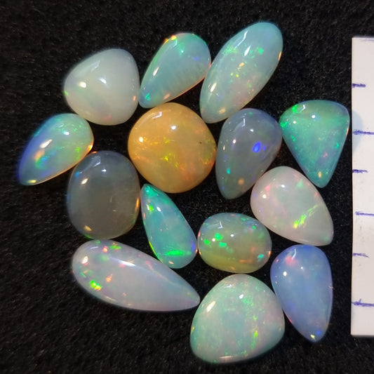 Micro-lot of 15 stones Mixed Opal Ethiopian Welo, 20.45 ct oval polished, natural