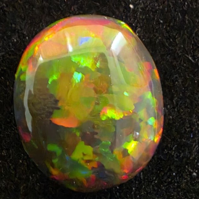 Perfect! Black Opal outstanding Ethiopian Welo, 4.6 ct oval polished, natural, intense Play-of-Colour