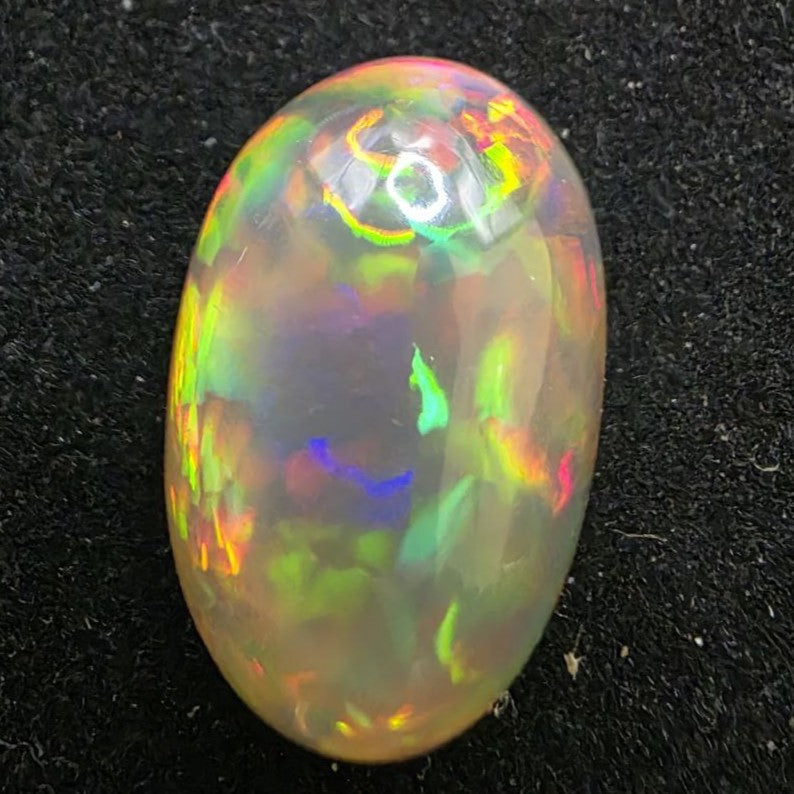 Honey Opal Ethiopian Welo, 9.25 ct oval polished, natural