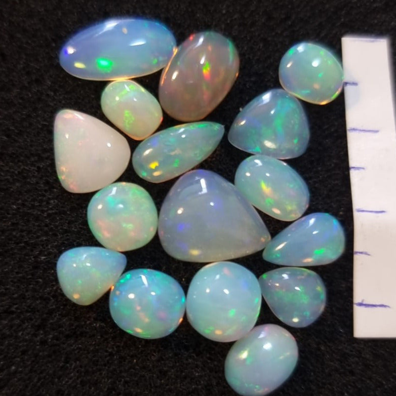 Micro-lot of 16 stones Mixed Opal Ethiopian Welo, 20.2 ct oval polished, natural