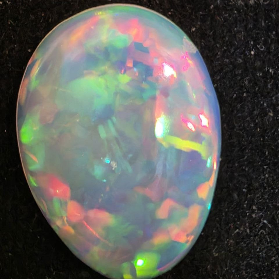 White Opal Ethiopian Welo, 5 ct oval polished, natural