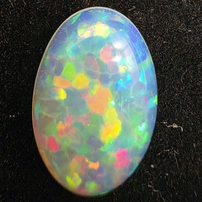 White Opal Ethiopian Welo, 5 ct oval polished, natural