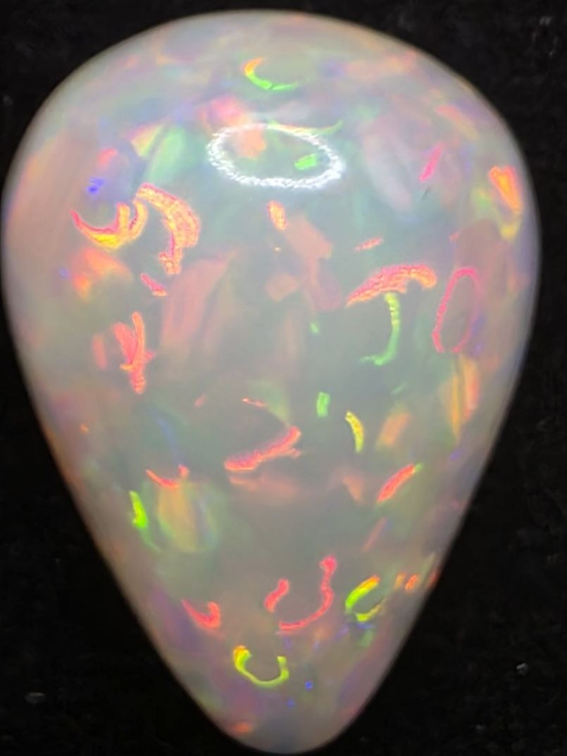 White Opal special Ethiopian Welo, 12.7 ct pear polished, natural