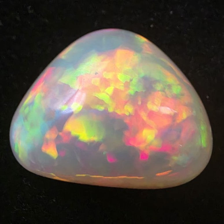 White Opal special Ethiopian Welo, 15 ct freeform polished, natural, intense Play-of-Colour