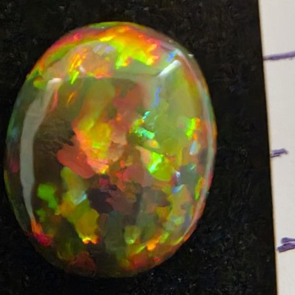 Perfect! Black Opal outstanding Ethiopian Welo, 4.6 ct oval polished, natural, intense Play-of-Colour