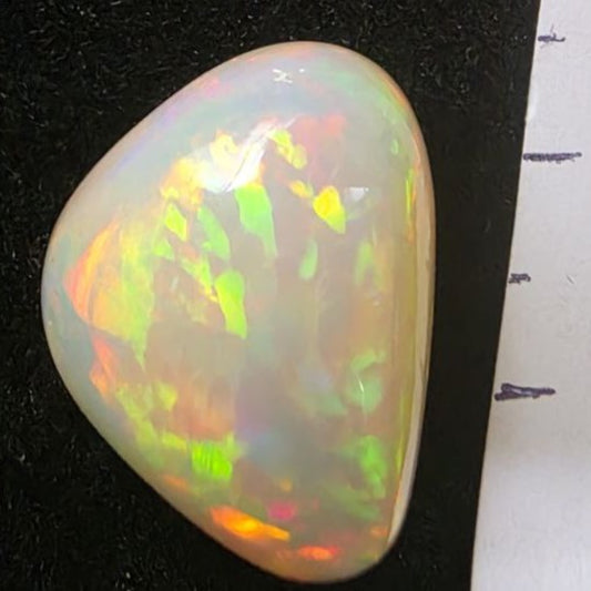 White Opal special Ethiopian Welo, 15 ct freeform polished, natural, intense Play-of-Colour