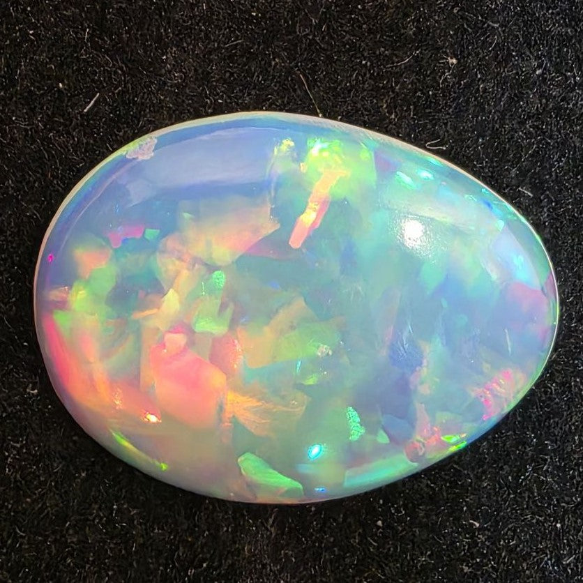 White Opal Ethiopian Welo, 5 ct oval polished, natural