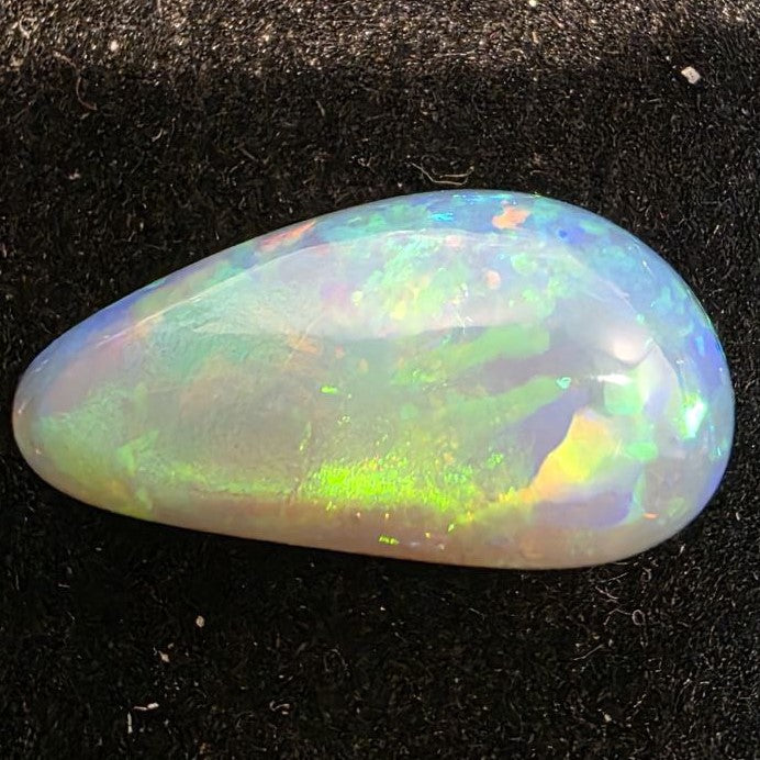 White Opal Ethiopian Welo, 5.45 ct freeform polished, natural