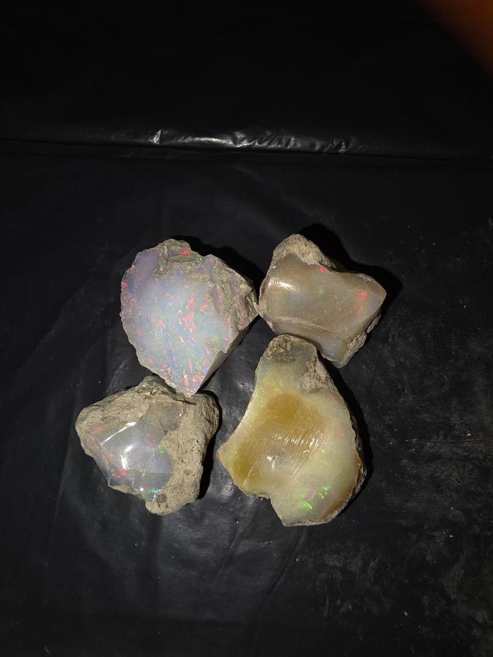 Micro-lot of Rough, 4 stones Mixed Opal Ethiopian Welo, 62 ct rough, natural