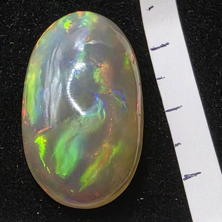 White Opal special Ethiopian Welo, 20.85 ct oval polished, natural