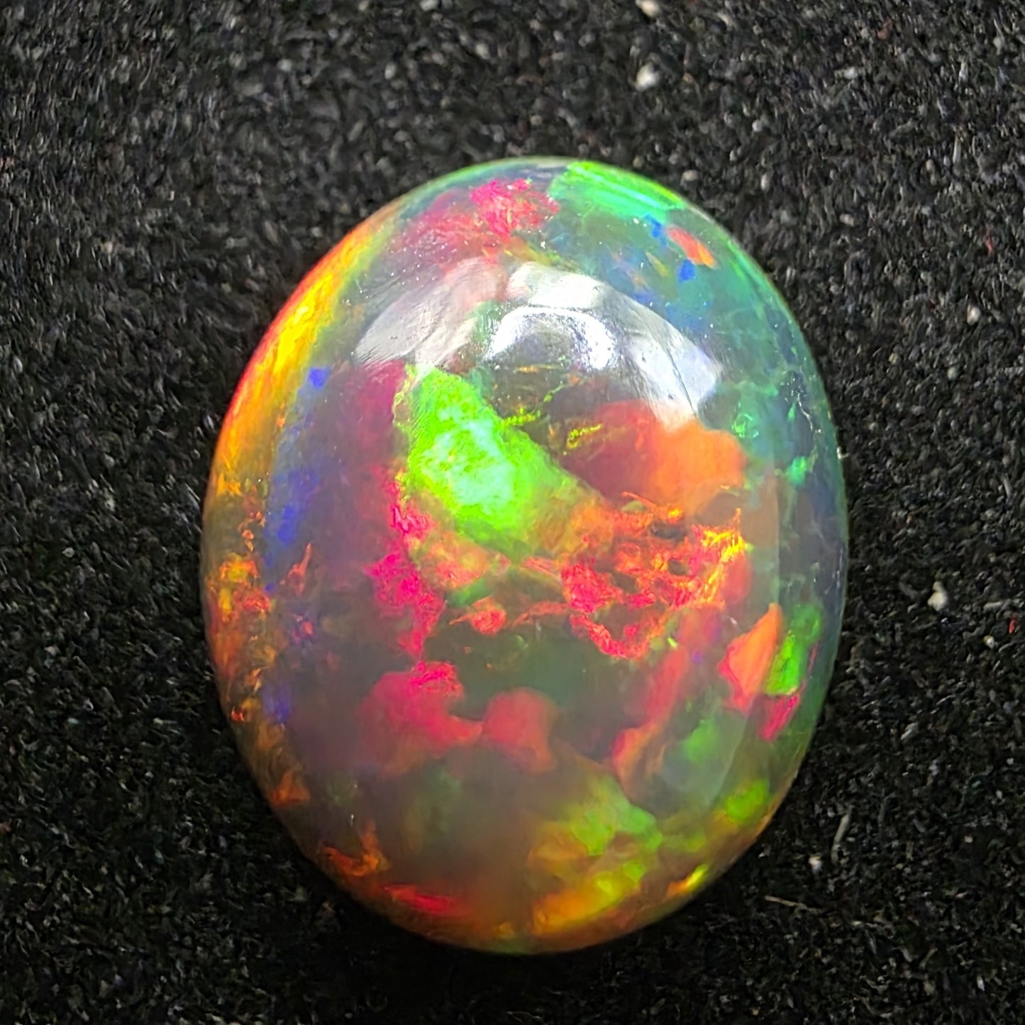 Black Opal special Ethiopian Welo, 3.6 ct oval polished, natural, intense Play-of-Colour