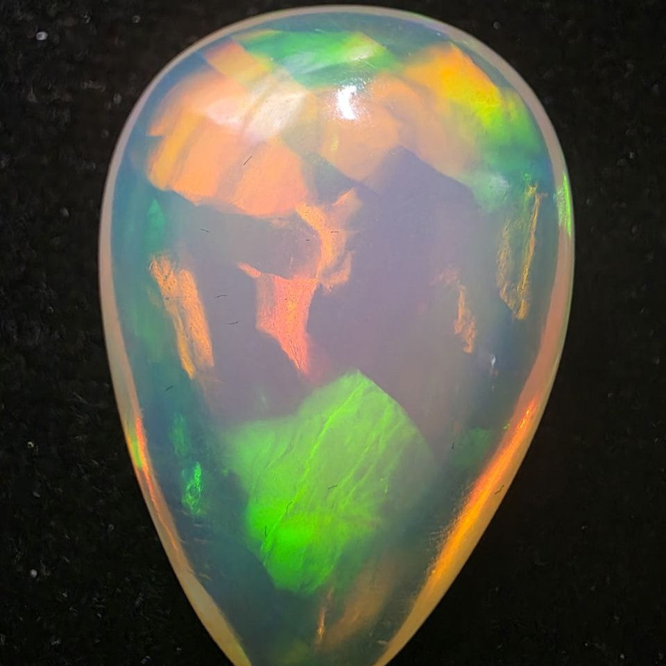 White Opal special Ethiopian Welo, 26.55 ct pear polished, natural