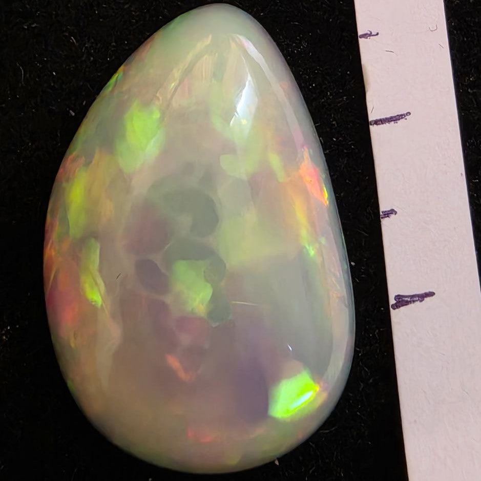 White Opal special Ethiopian Welo, 14.7 ct freeform polished, natural