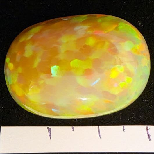 Honeycomb Honey Opal special Ethiopian Welo, 38.75 ct oval polished, natural