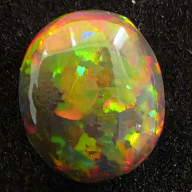 Perfect! Black Opal outstanding Ethiopian Welo, 4.6 ct oval polished, natural, intense Play-of-Colour