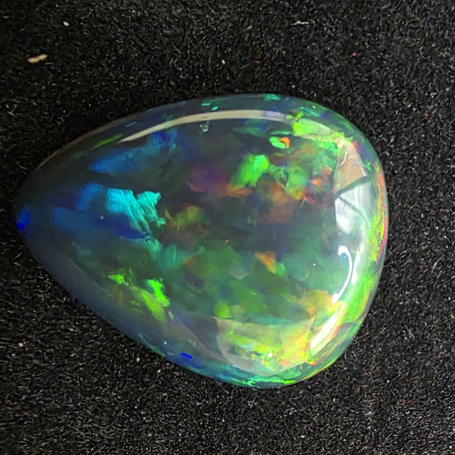 Black Opal special Ethiopian Welo, 8 ct pear polished, natural