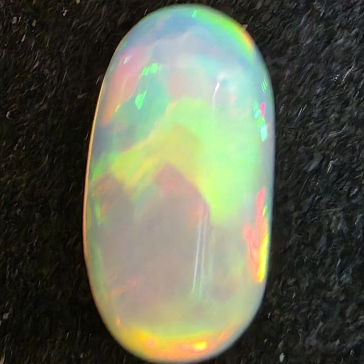 White Opal Ethiopian Welo, 2.65 ct oval polished, natural