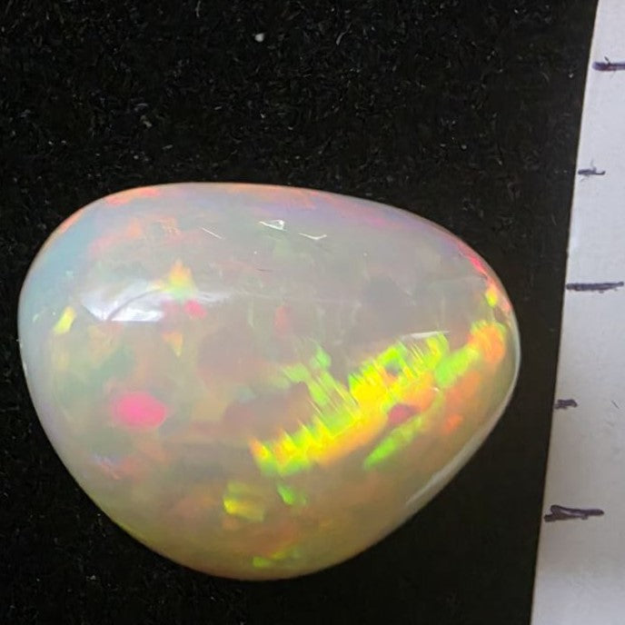 White Opal special Ethiopian Welo, 15 ct freeform polished, natural, intense Play-of-Colour