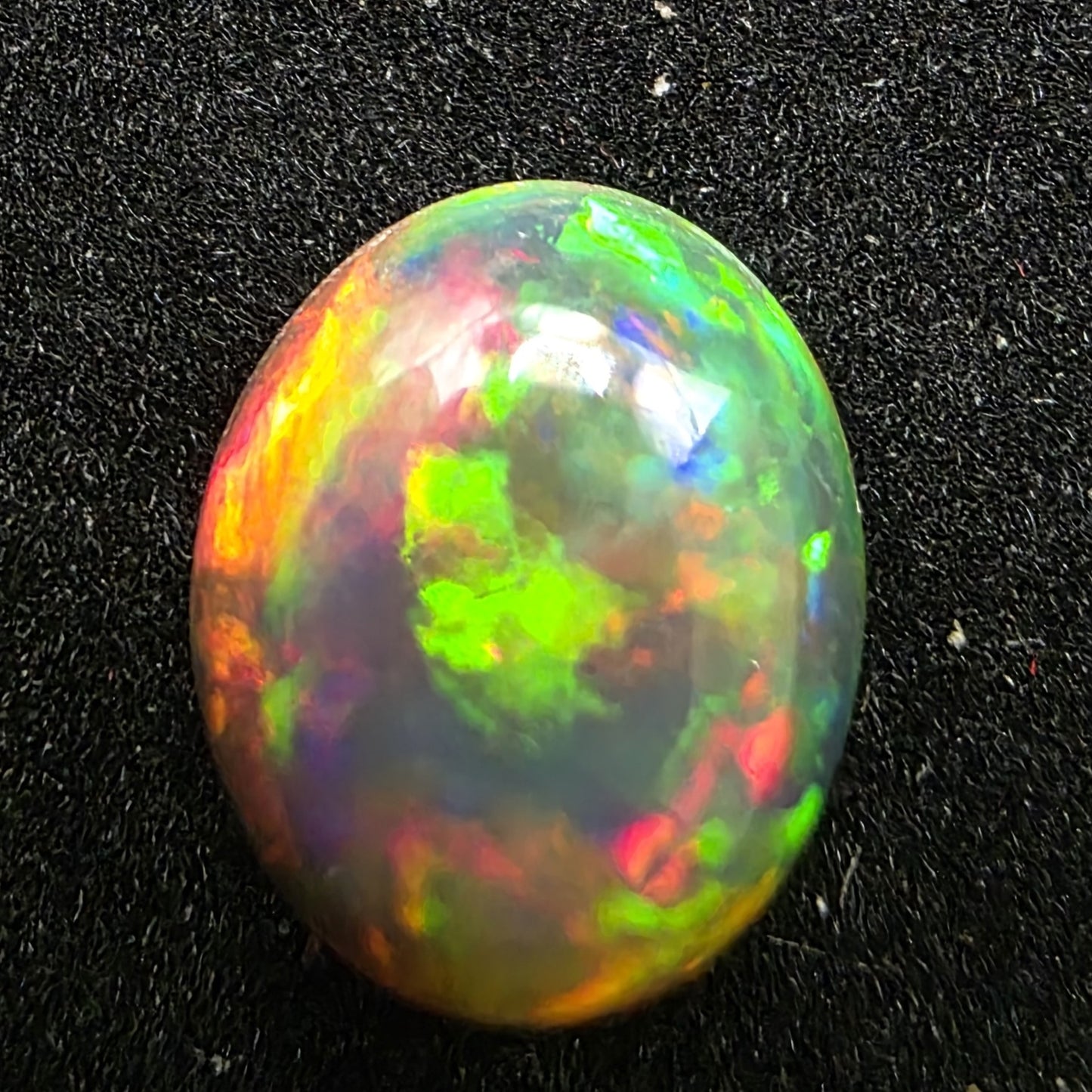 Black Opal special Ethiopian Welo, 3.6 ct oval polished, natural, intense Play-of-Colour