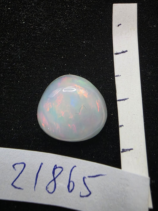 White Opal special Ethiopian Welo, 5.6 ct freeform polished, natural