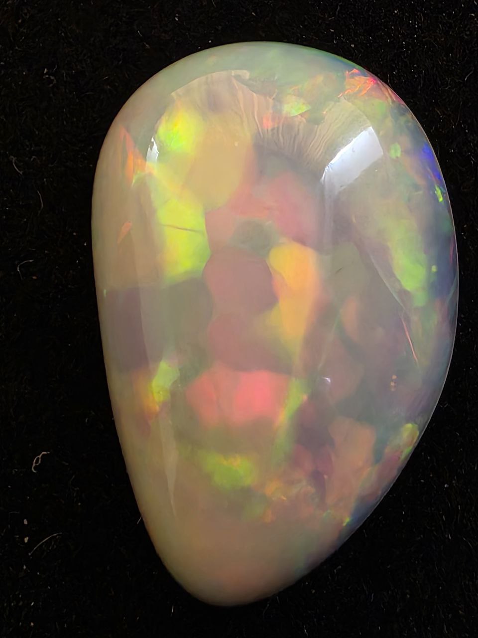 White Opal special Ethiopian Welo, 14.7 ct freeform polished, natural