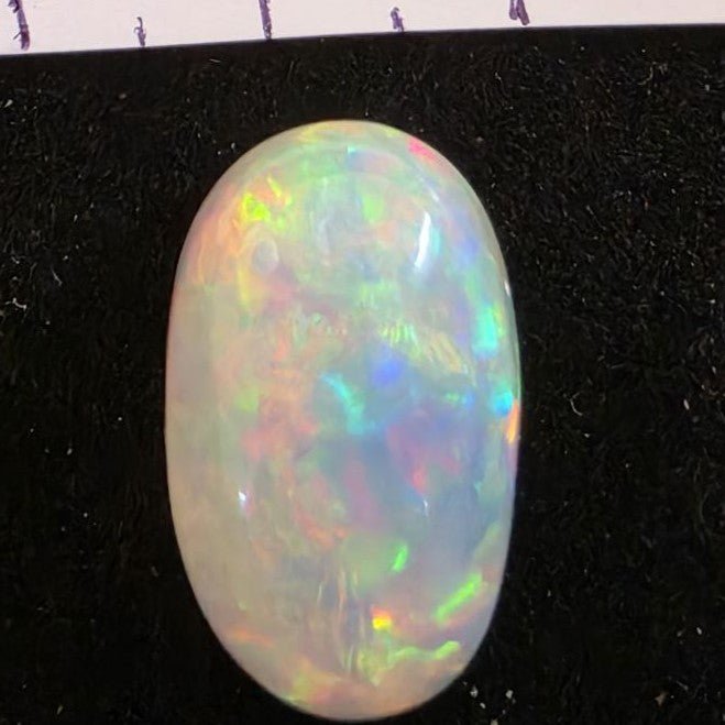 Perfect! White Opal outstanding Ethiopian Welo, 17 ct oval polished, natural, intense Play-of-Colour