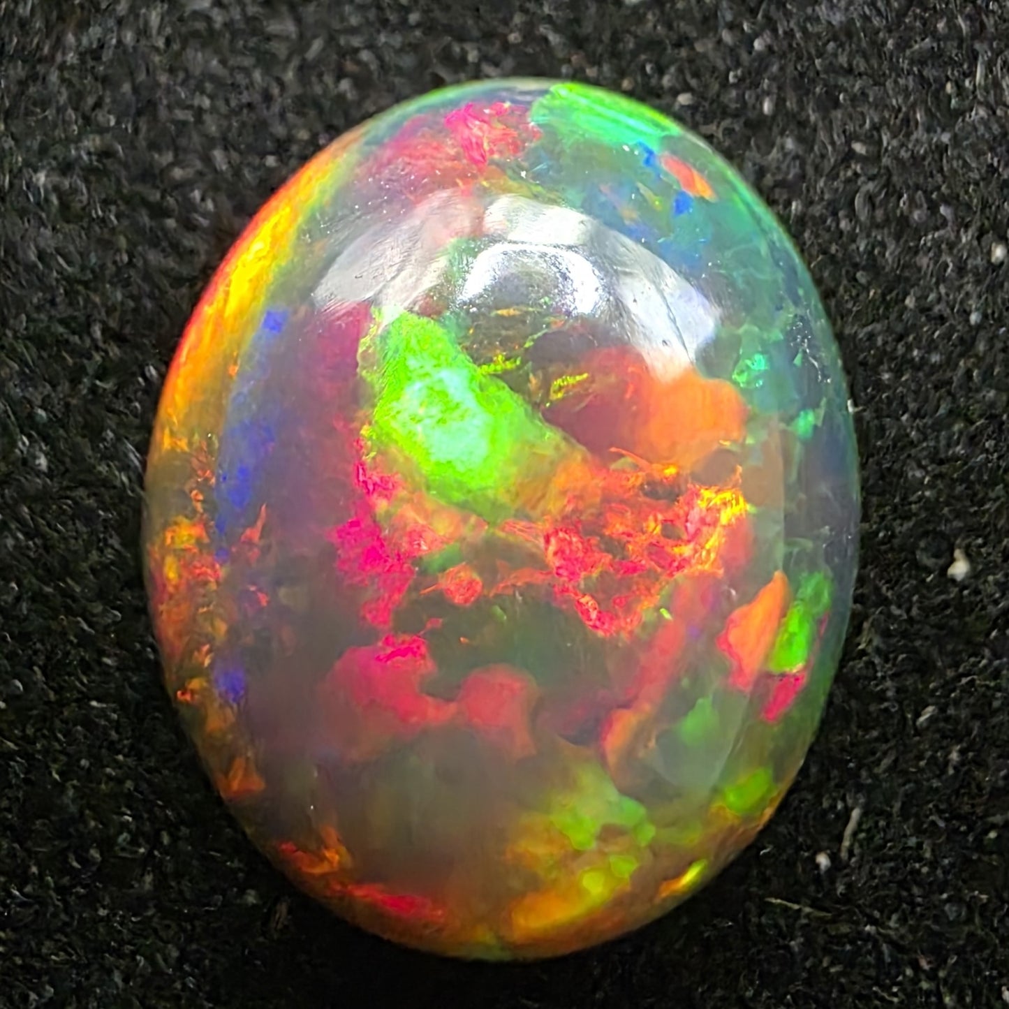 Black Opal special Ethiopian Welo, 3.6 ct oval polished, natural, intense Play-of-Colour