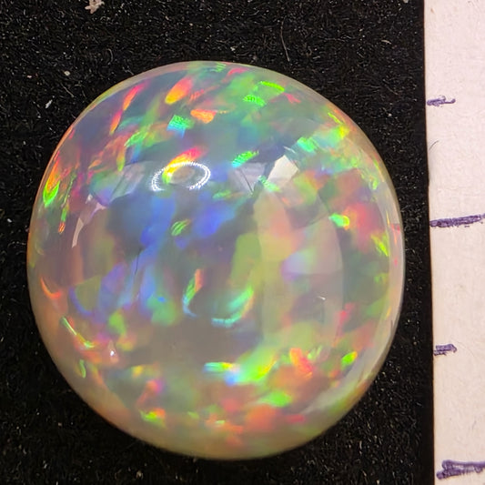Crystal Opal special Ethiopian Welo, 10 ct freeform polished, natural, intense Play-of-Colour