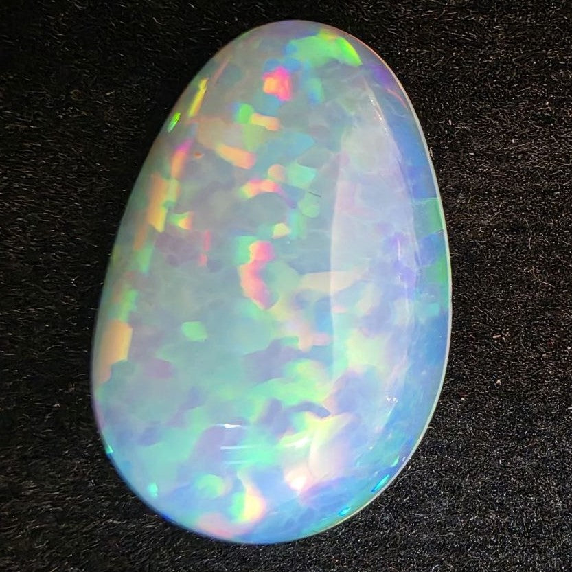 White Opal Ethiopian Welo, 7.75 ct oval polished, natural